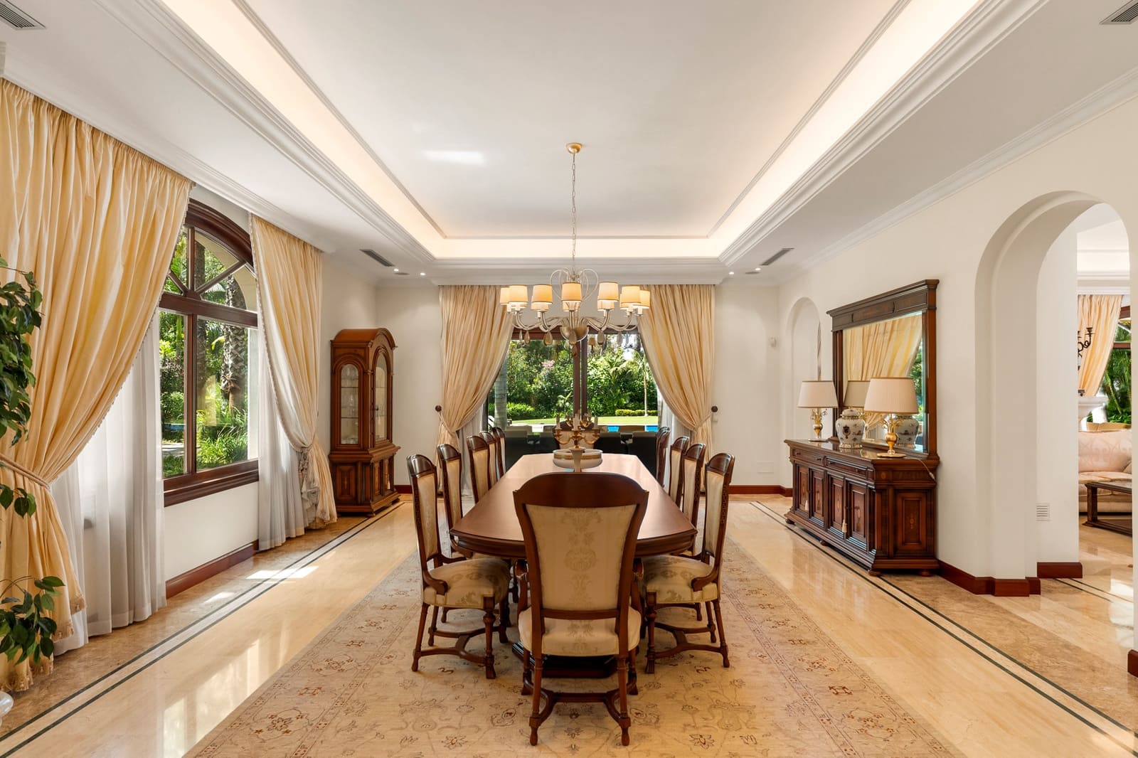 8 soveværelse Villa til salg i Guadalmina med swimmingpool garage - € 9.700.000 (Ref: 9266780)