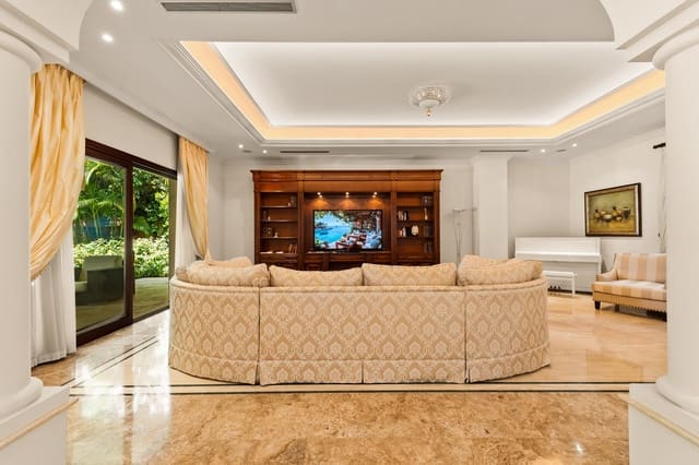 8 sypialnia Willa na sprzedaż w Guadalmina Baja, Marbella z basenem garażem - 9 700 000 € (Ref: 9266780)