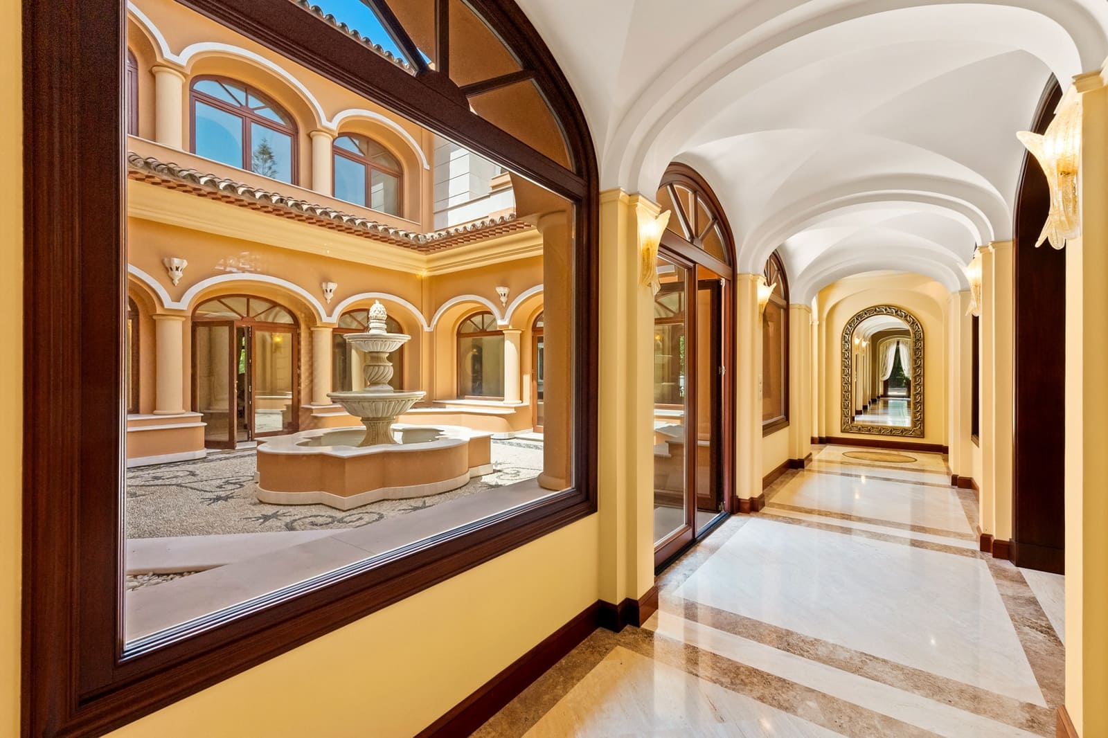 8 soveværelse Villa til salg i Guadalmina med swimmingpool garage - € 9.700.000 (Ref: 9266780)