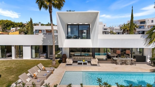 4 bedroom Villa for holiday rental in El Paraiso, Estepona with pool garage - € 4,850 (Ref: 9270280)