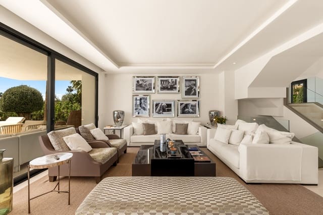 4 bedroom Villa for holiday rental in El Paraiso, Estepona with pool garage - € 4,850 (Ref: 9270280)