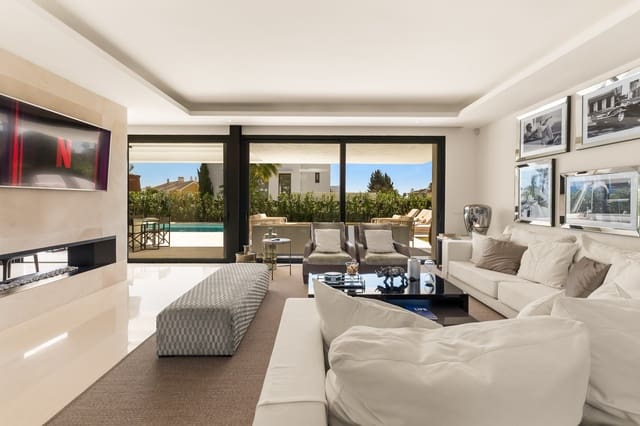 4 bedroom Villa for holiday rental in El Paraiso, Estepona with pool garage - € 4,850 (Ref: 9270280)