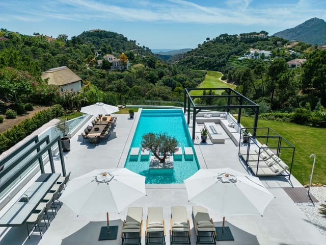 8 bedroom Villa for holiday rental in La Zagaleta, Benahavís with pool garage - € 45,000 (Ref: 9270284)