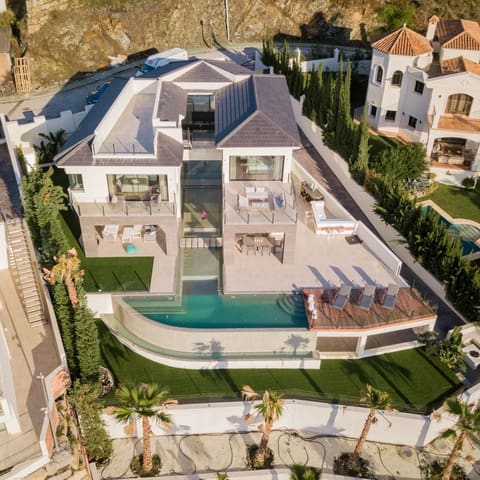 6 bedroom Villa for holiday rental in Benahavís with pool garage - € 8,400 (Ref: 9270287)