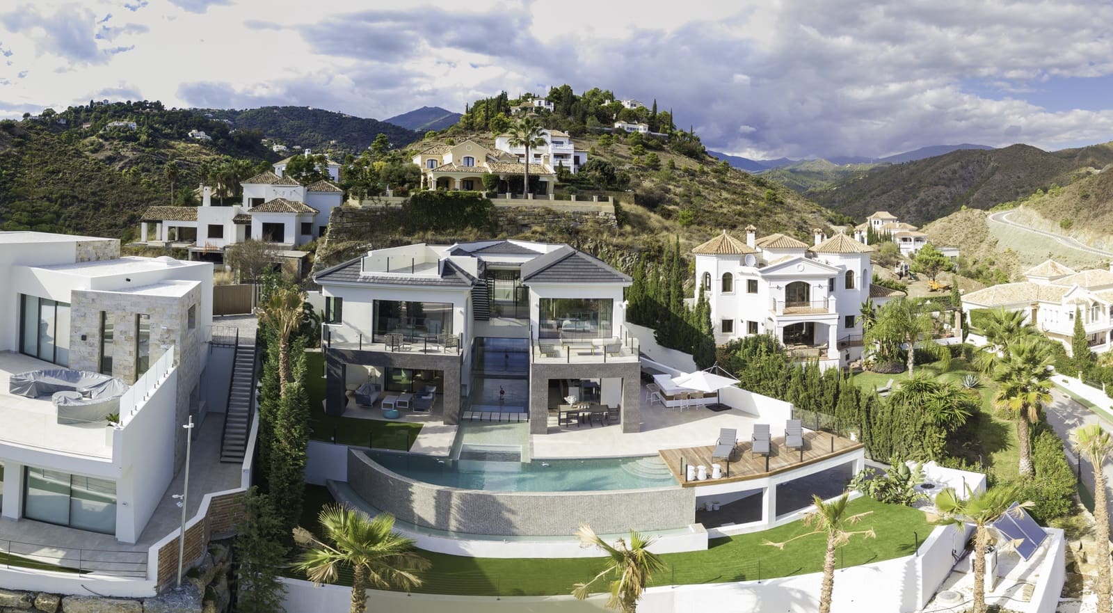 6 Zimmer Ferienvilla in Benahavis mit Pool Garage - 8.400 € (Ref: 9270287)