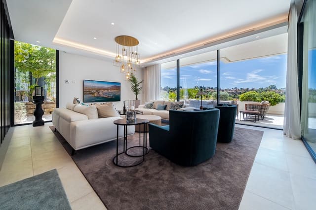   4 soveværelse   ferieVilla i Estepona med   swimmingpool  garage  - € 3.800 (Ref: 9270291)