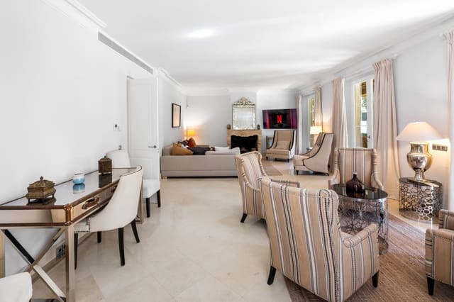 4 bedroom Villa for rent in Marbella with pool garage - € 18,000 (Ref: 9270292)