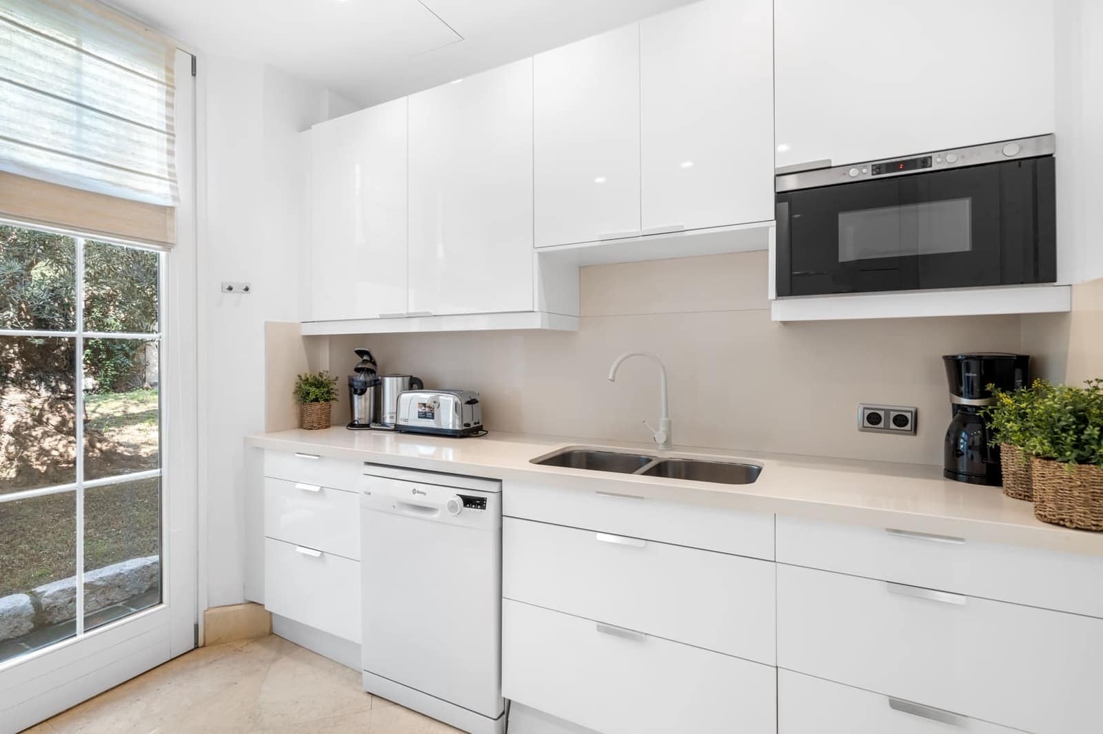 4 soverom Villa til leie i Marbella med svømmebasseng garasje - € 18 000 (Ref: 9270292)