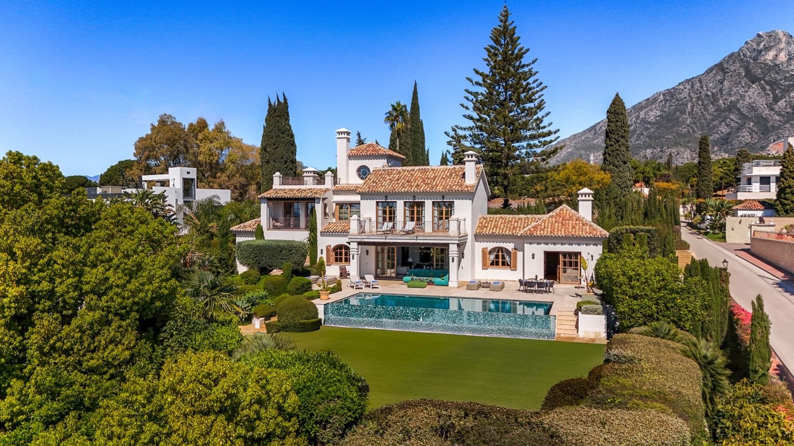 6 Zimmer Ferienvilla in Marbella mit Pool Garage - 12.000 € (Ref: 9270293)