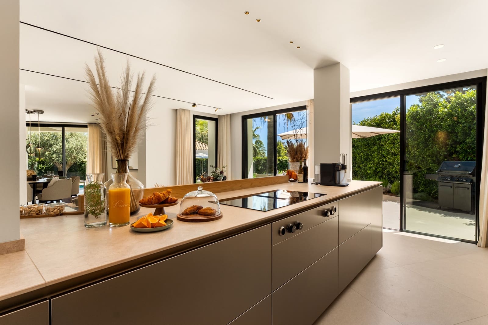 5 soverom Villa til salgs i Marbella med svømmebasseng garasje - € 13 500 (Ref: 9270294)