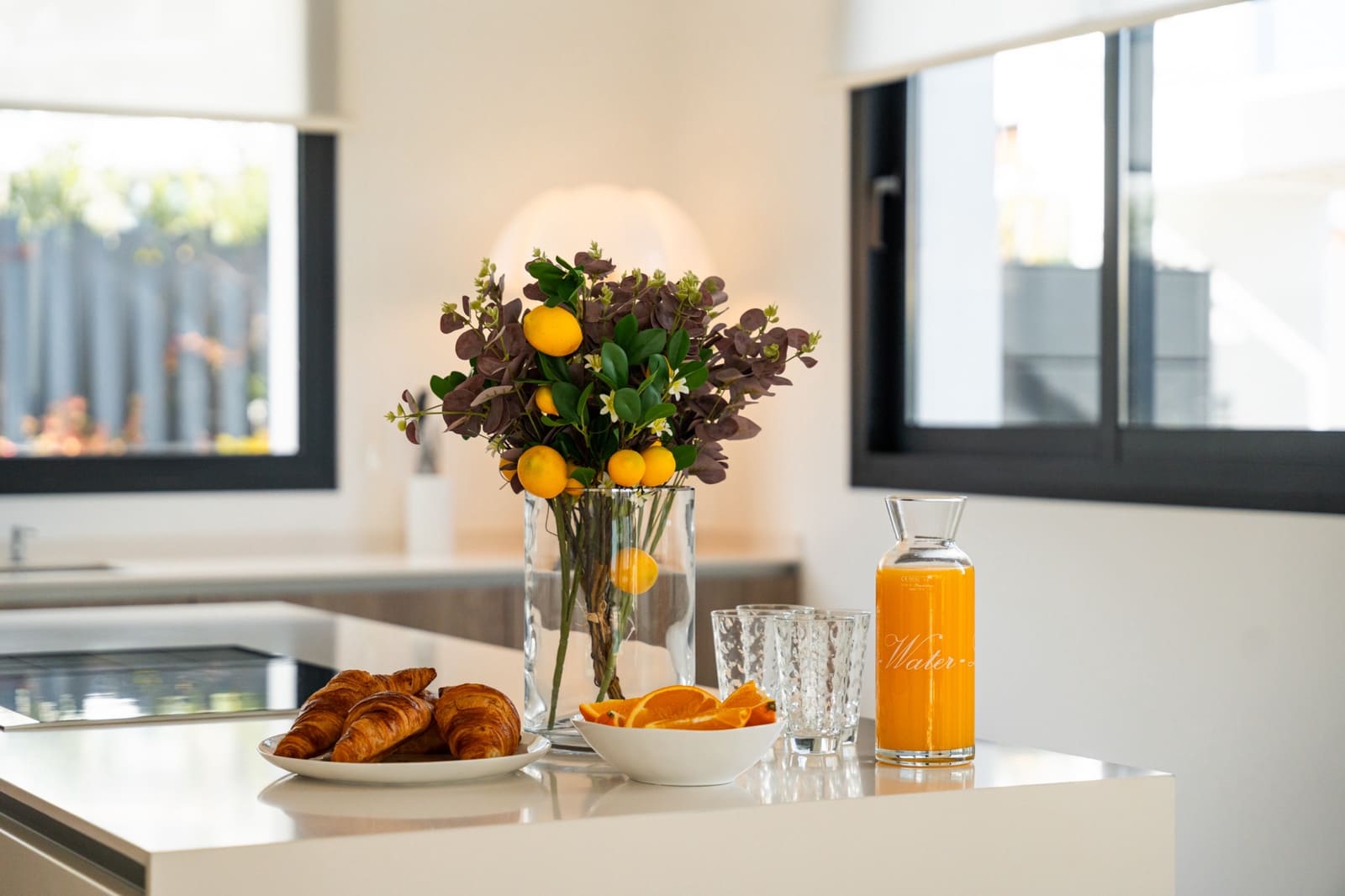 5 slaapkamer Villa voor vakantieverhuur in El Paraiso met zwembad garage - € 3.650 (Ref: 9270297)