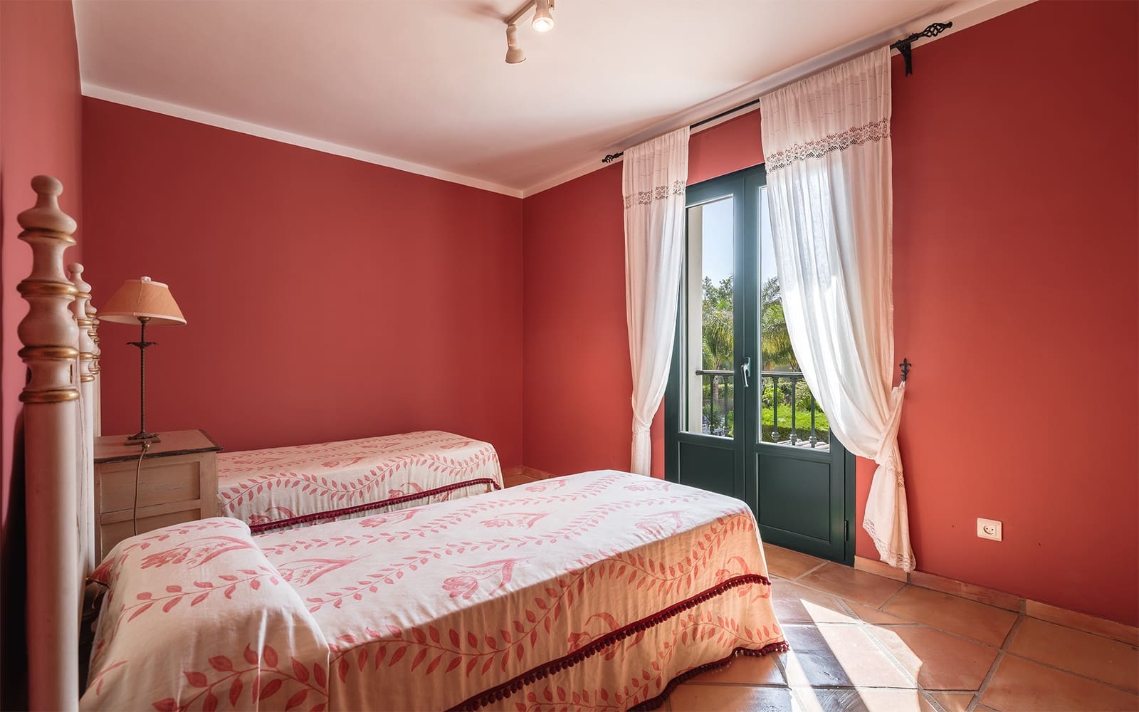 6 slaapkamer Villa te huur in Guadalmina met zwembad garage - € 8.000 (Ref: 9278177)