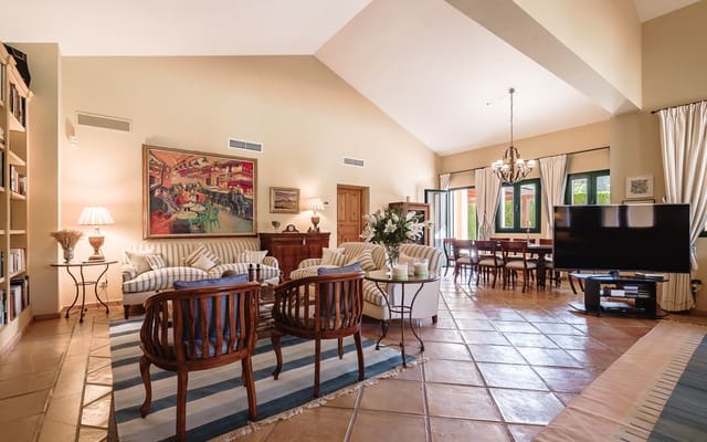 Chalet de 6 habitaciones en Guadalmina Baja, Marbella en alquiler con piscina garaje - 6.000 € (Ref: 9278177)