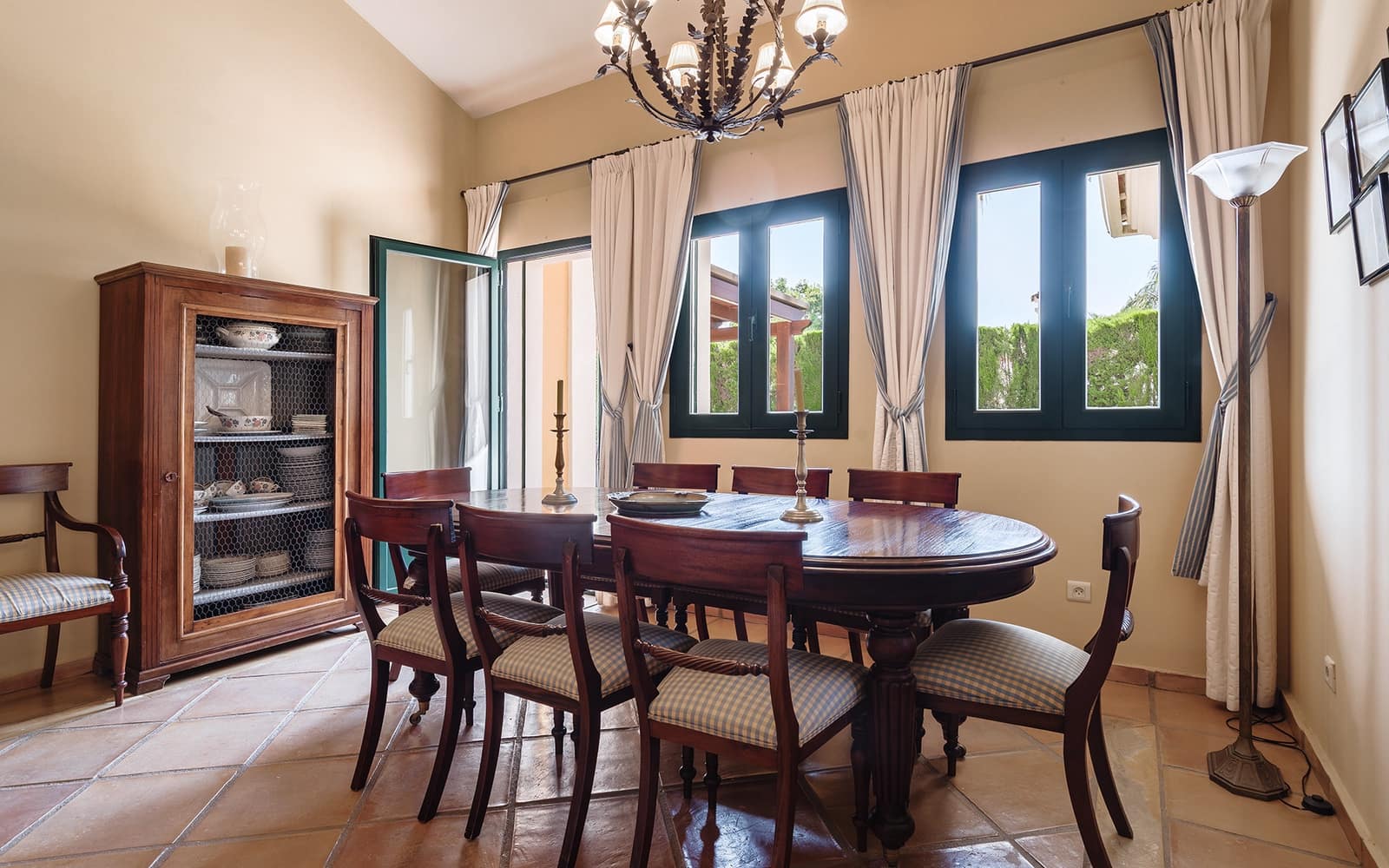 6 slaapkamer Villa te huur in Guadalmina met zwembad garage - € 8.000 (Ref: 9278177)