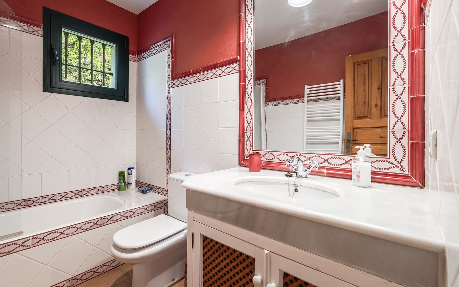 6 slaapkamer Villa te huur in Guadalmina met zwembad garage - € 8.000 (Ref: 9278177)