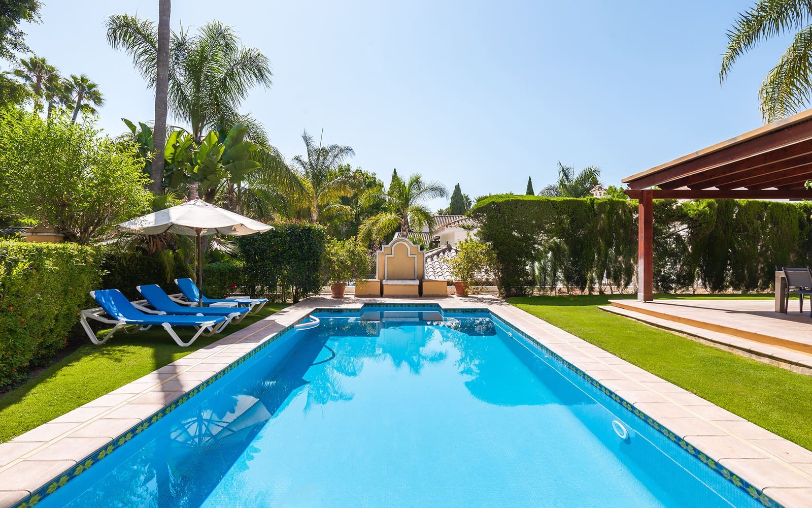 6 slaapkamer Villa te huur in Guadalmina met zwembad garage - € 8.000 (Ref: 9278177)