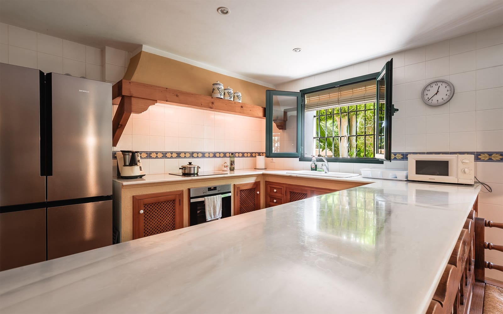 6 slaapkamer Villa te huur in Guadalmina met zwembad garage - € 8.000 (Ref: 9278177)