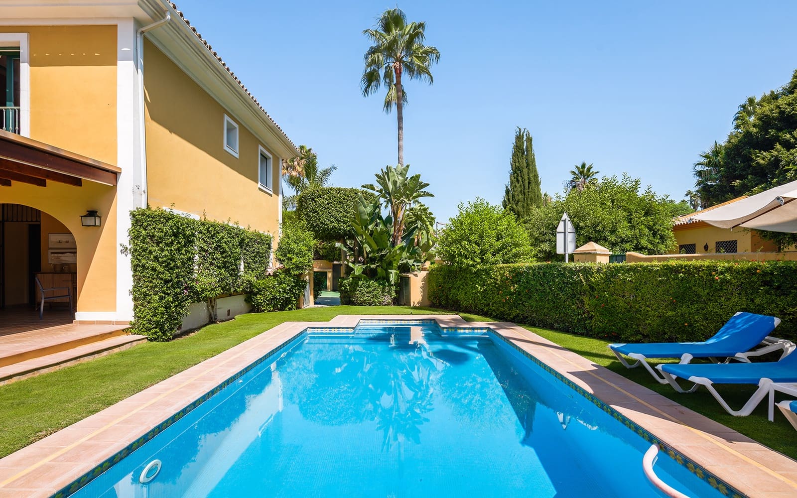 6 slaapkamer Villa te huur in Guadalmina met zwembad garage - € 8.000 (Ref: 9278177)