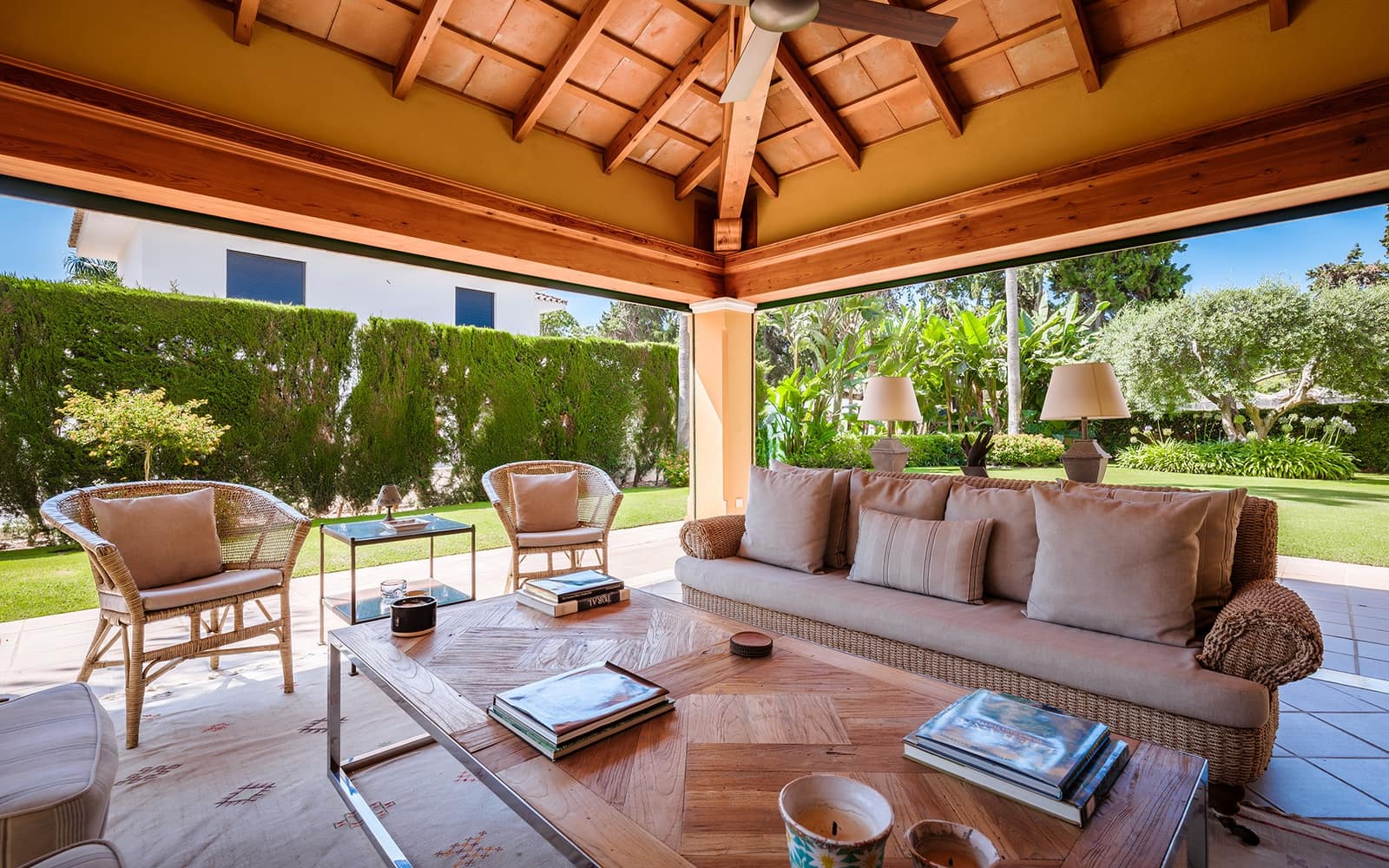 6 slaapkamer Villa te huur in Guadalmina met zwembad garage - € 8.000 (Ref: 9278177)