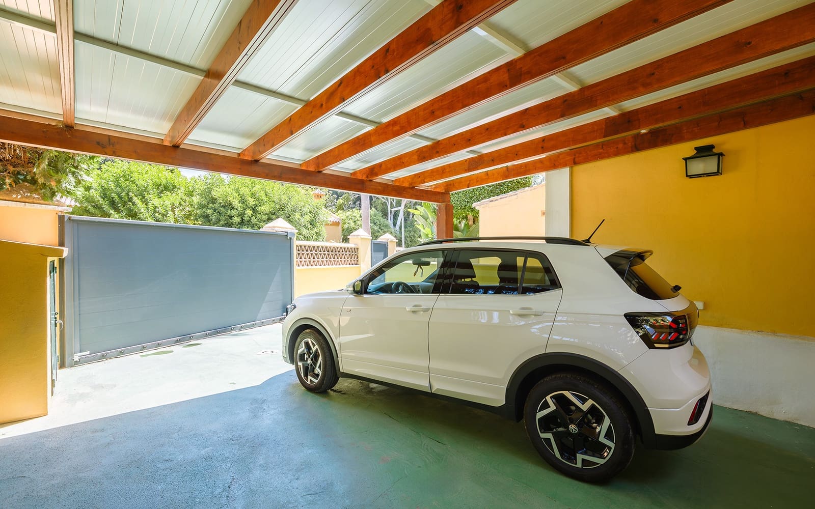 6 slaapkamer Villa te huur in Guadalmina met zwembad garage - € 8.000 (Ref: 9278177)