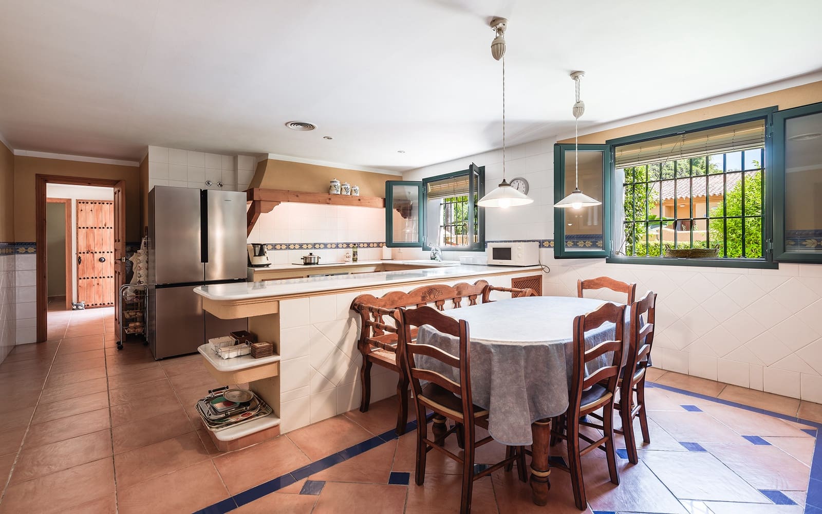 6 slaapkamer Villa te huur in Guadalmina met zwembad garage - € 8.000 (Ref: 9278177)