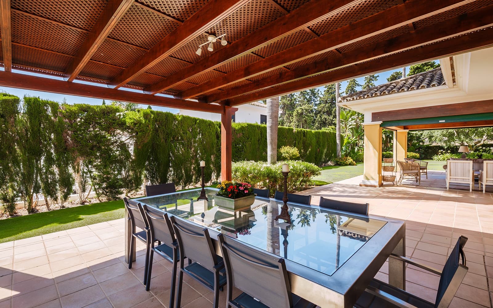 6 slaapkamer Villa te huur in Guadalmina met zwembad garage - € 8.000 (Ref: 9278177)