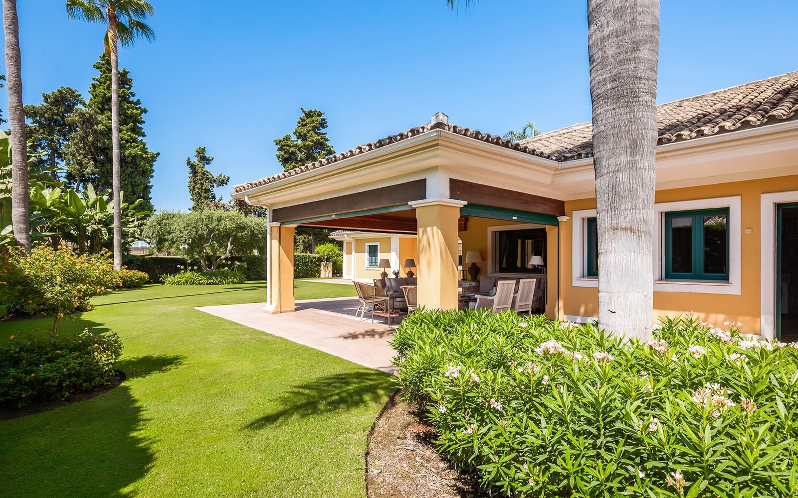 6 slaapkamer Villa te huur in Guadalmina met zwembad garage - € 8.000 (Ref: 9278177)