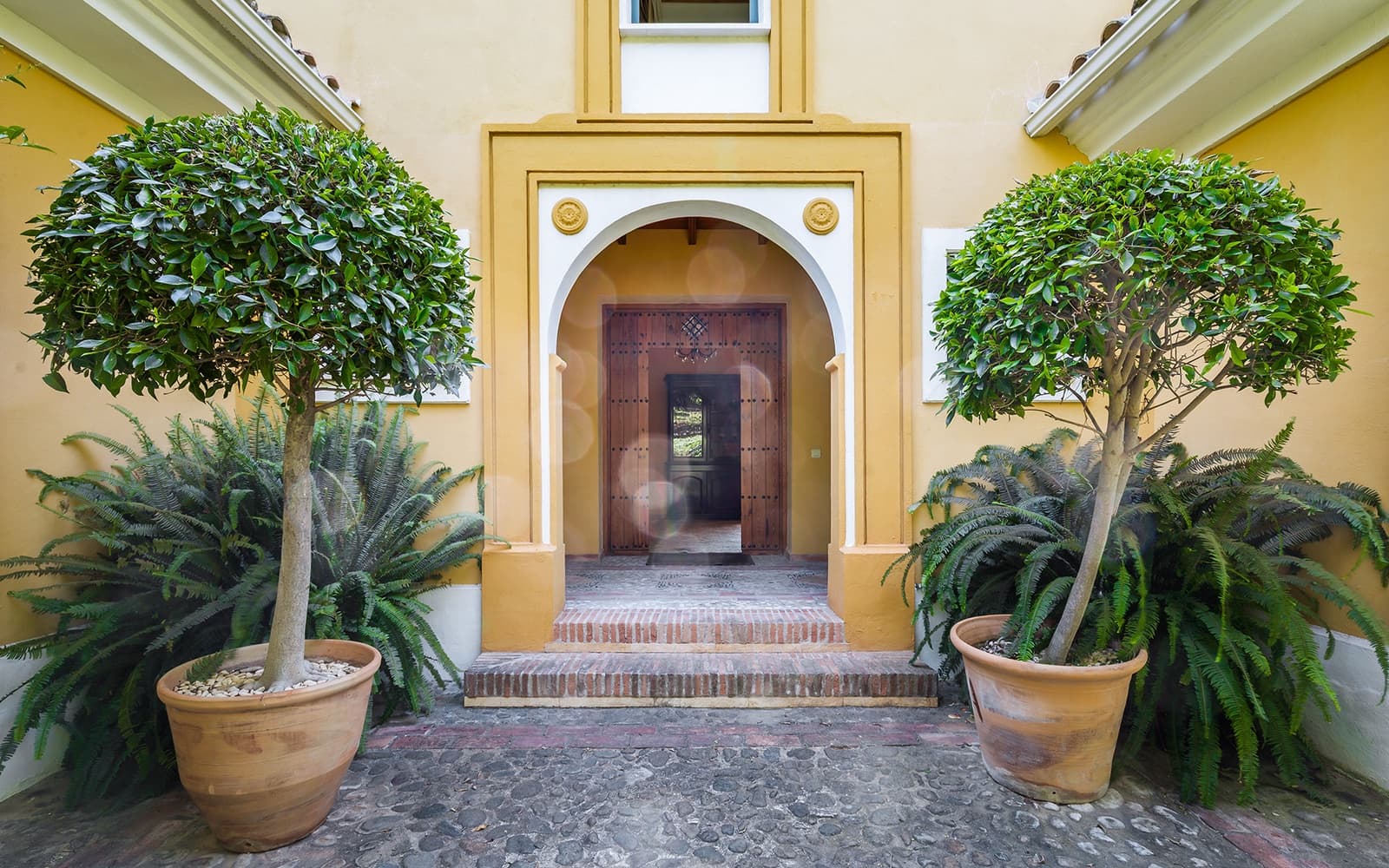 6 slaapkamer Villa te huur in Guadalmina met zwembad garage - € 8.000 (Ref: 9278177)