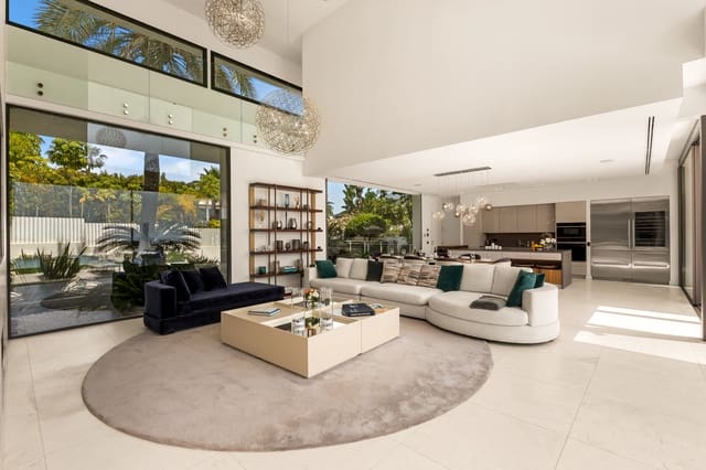 6 bedroom Villa for holiday rental in Los Naranjos, Marbella with pool garage - € 12,000 (Ref: 9278178)