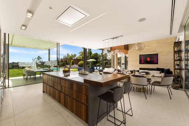 6 bedroom Villa for holiday rental in Los Naranjos, Marbella with pool garage - € 12,000 (Ref: 9278178)