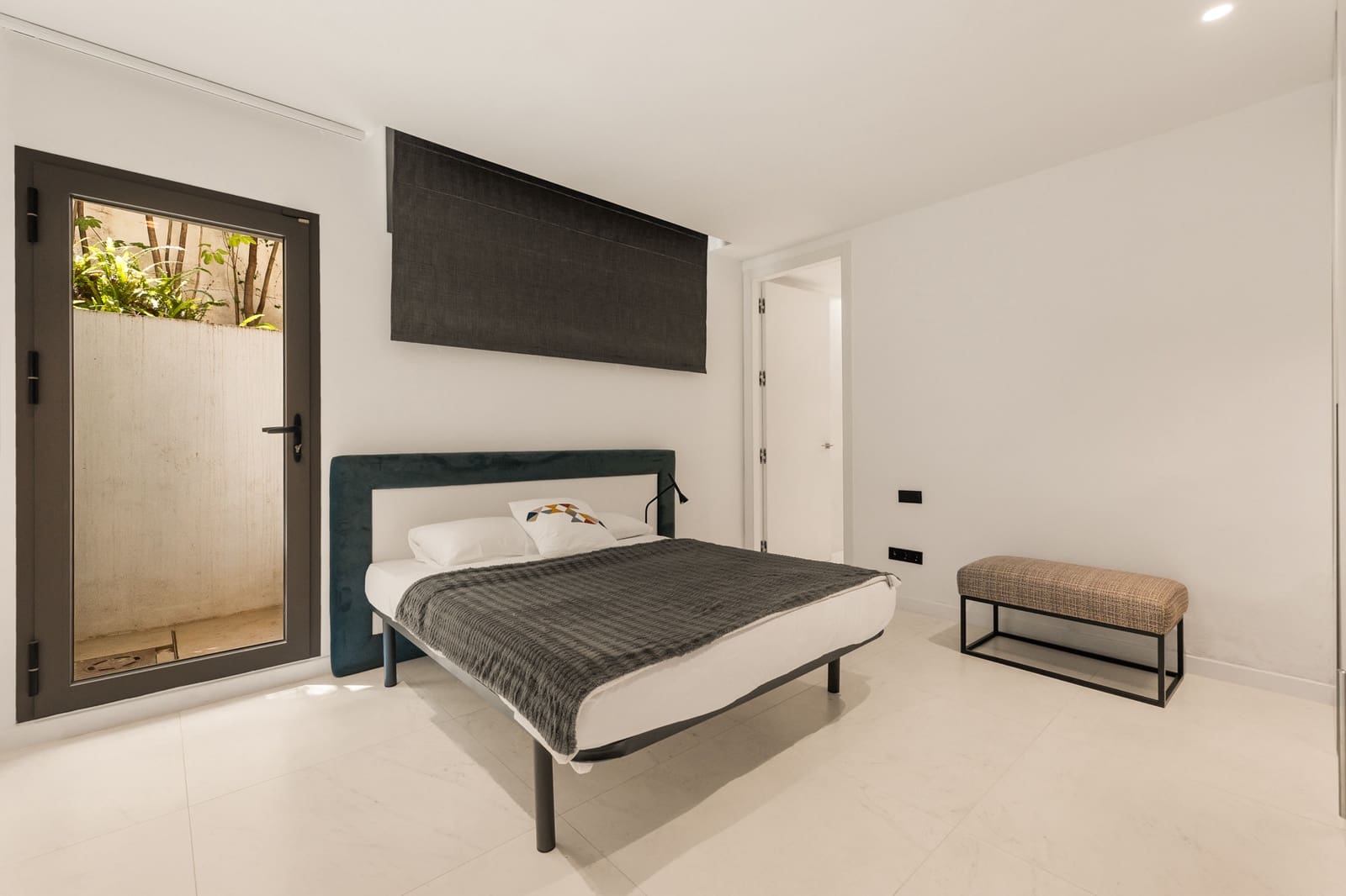 6 soverom Villa til salgs i Marbella med svømmebasseng garasje - € 12 000 (Ref: 9278178)