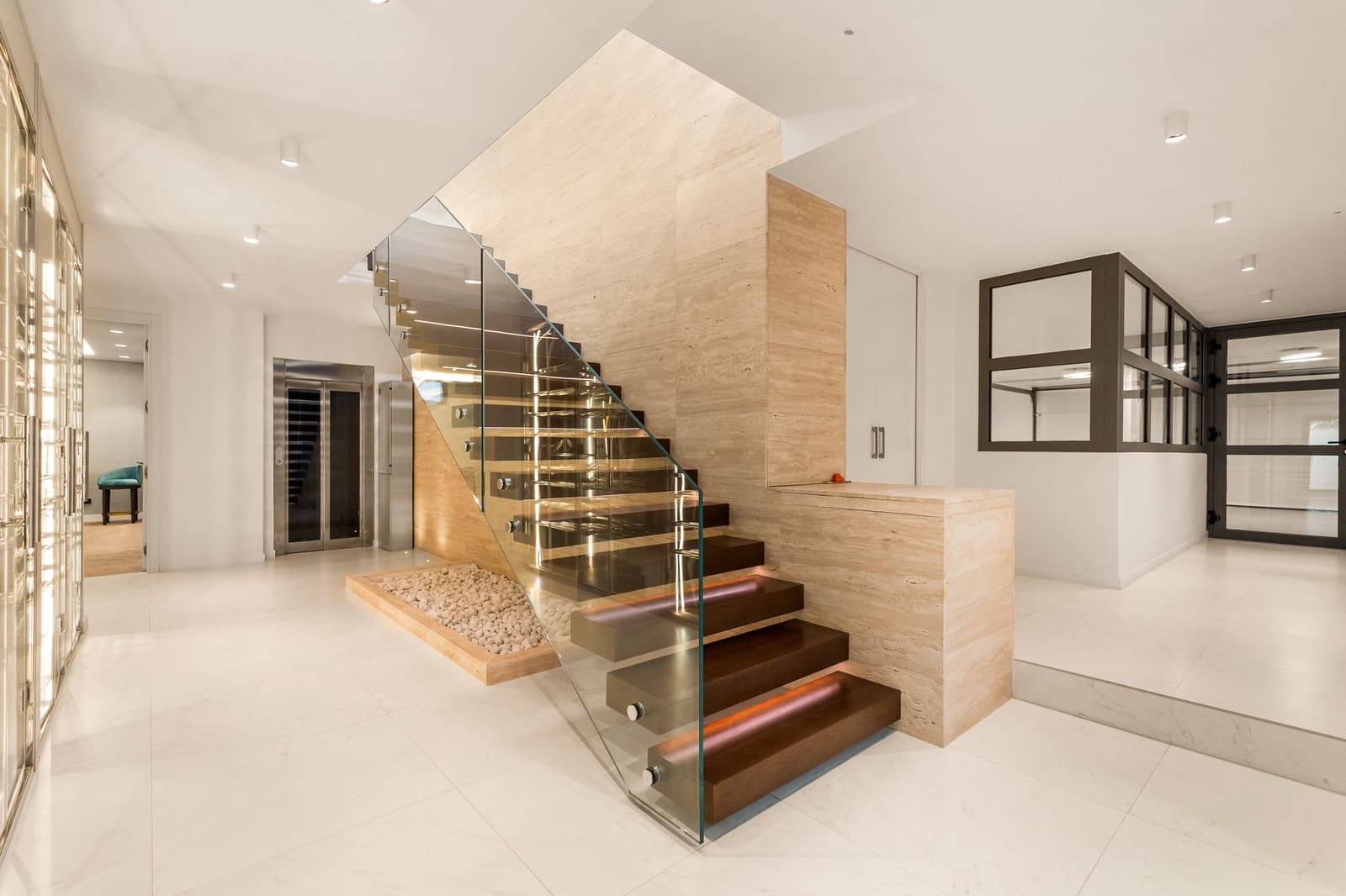 6 soverom Villa til salgs i Marbella med svømmebasseng garasje - € 12 000 (Ref: 9278178)