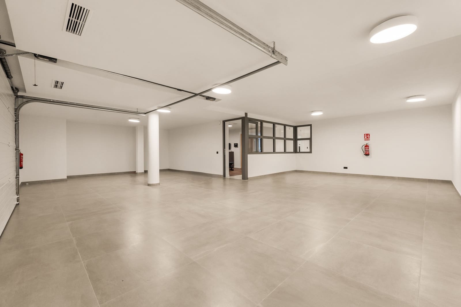 6 soverom Villa til salgs i Marbella med svømmebasseng garasje - € 12 000 (Ref: 9278178)