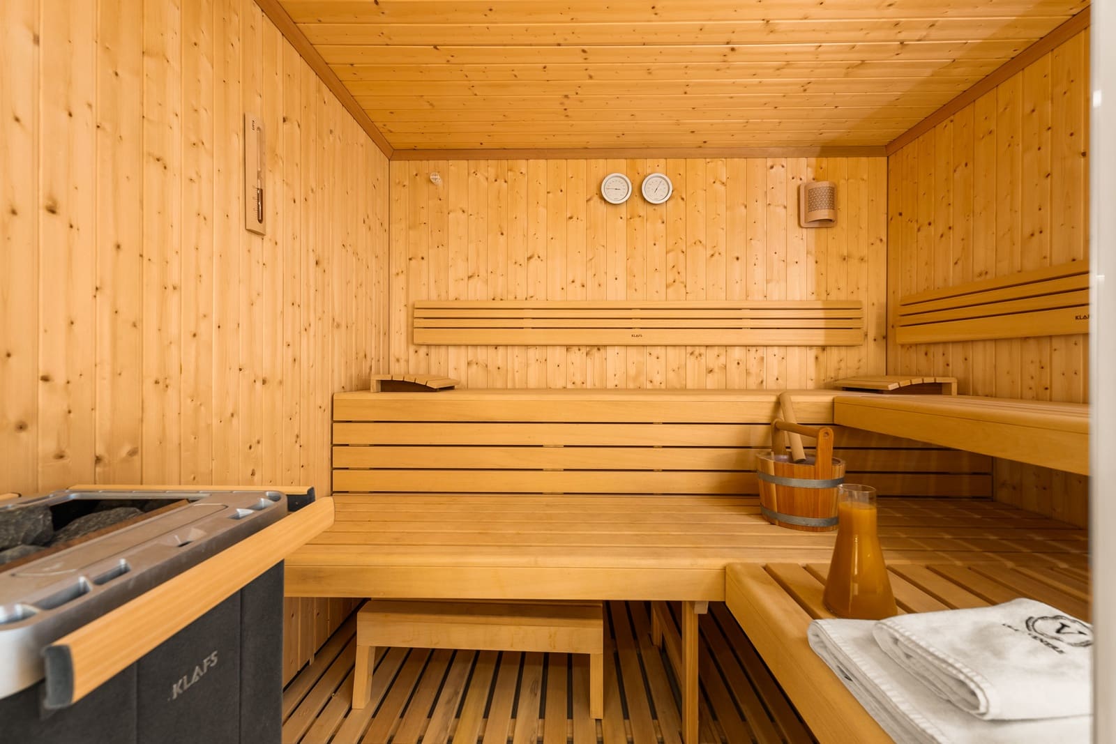 6 soverom Villa til salgs i Marbella med svømmebasseng garasje - € 12 000 (Ref: 9278178)