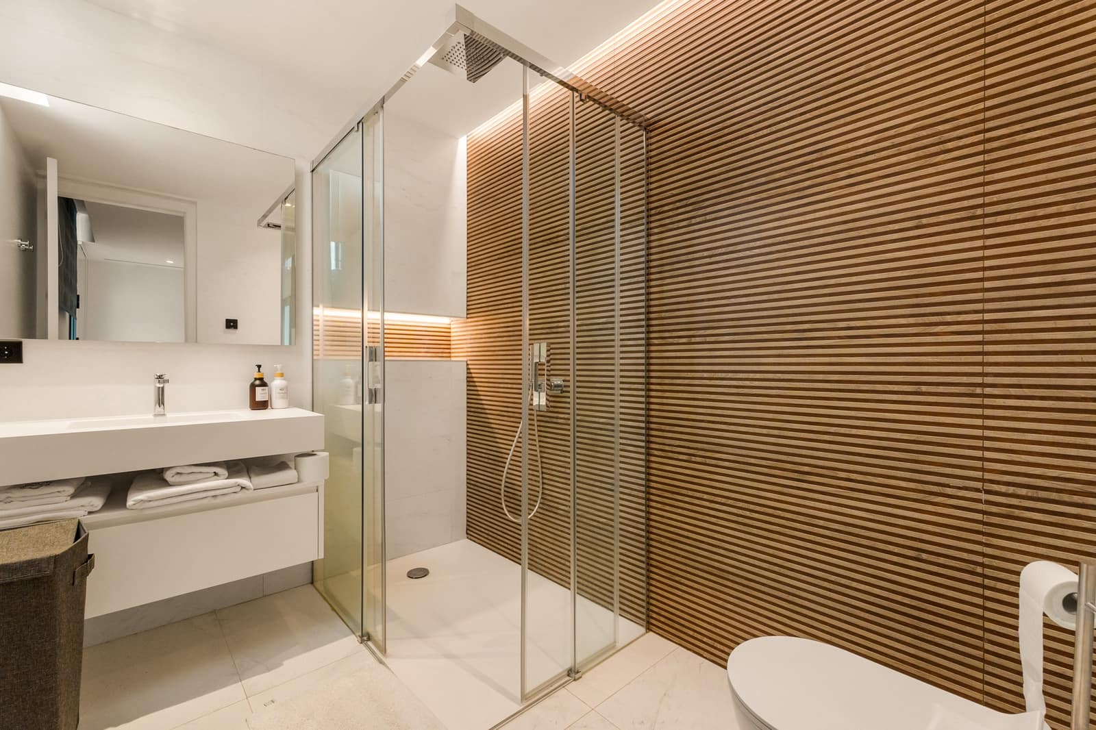 6 soverom Villa til salgs i Marbella med svømmebasseng garasje - € 12 000 (Ref: 9278178)