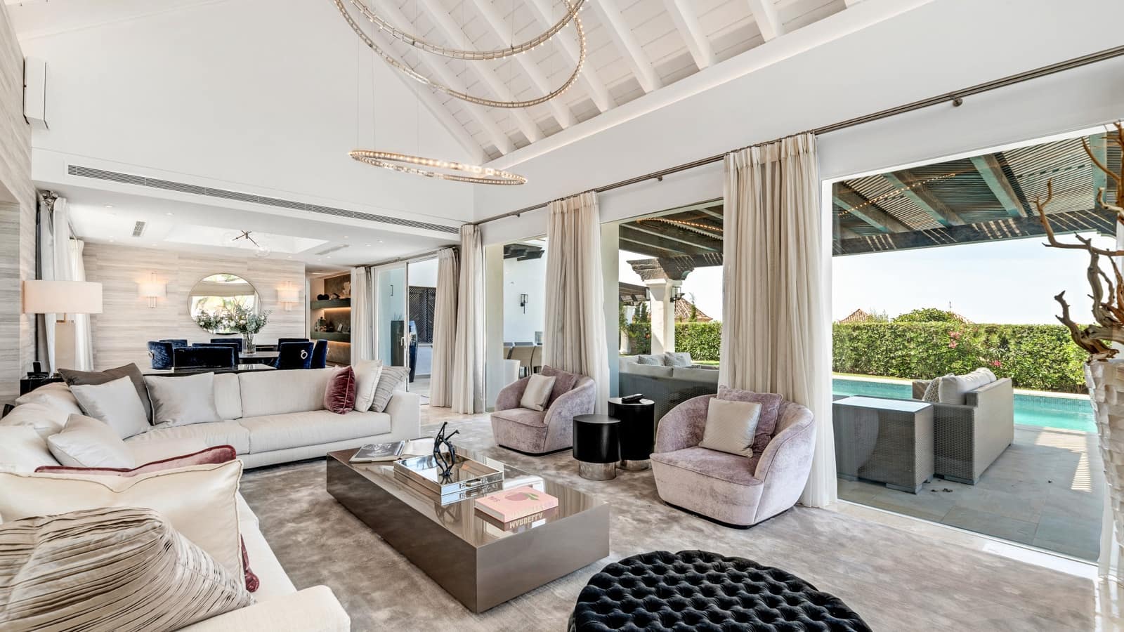 5 soverom Villa til salgs i La Quinta med svømmebasseng garasje - € 3 795 000 (Ref: 9347856)