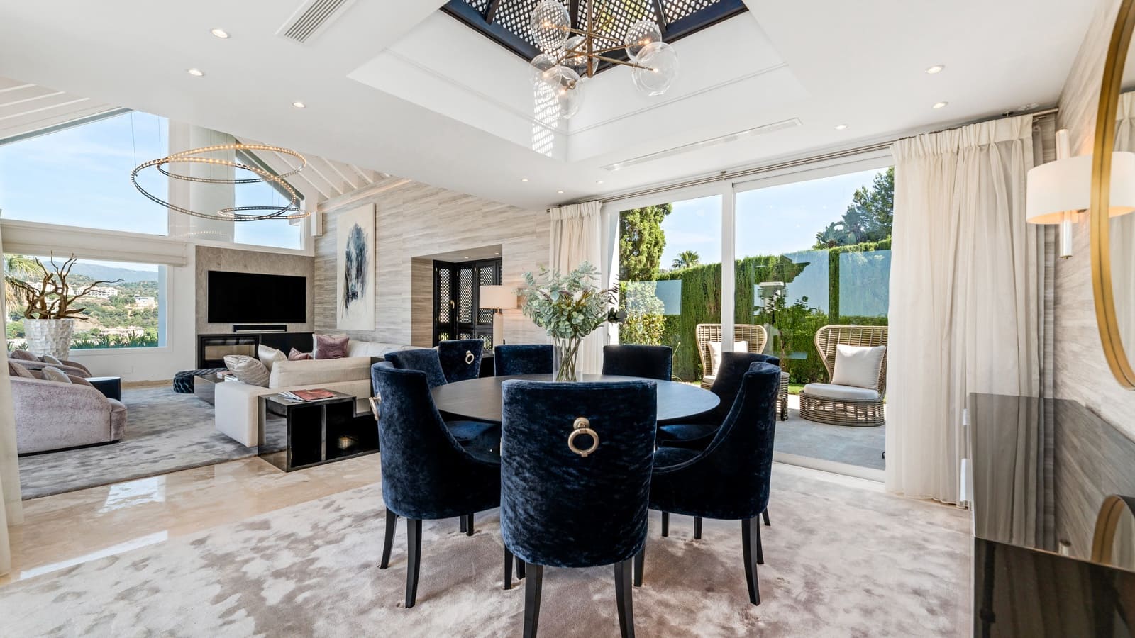 5 soverom Villa til salgs i La Quinta med svømmebasseng garasje - € 3 795 000 (Ref: 9347856)