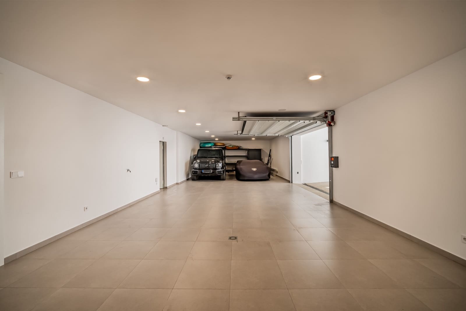 5 bedroom Villa for sale in Los Flamingos with pool garage - € 4,750,000 (Ref: 9368952)