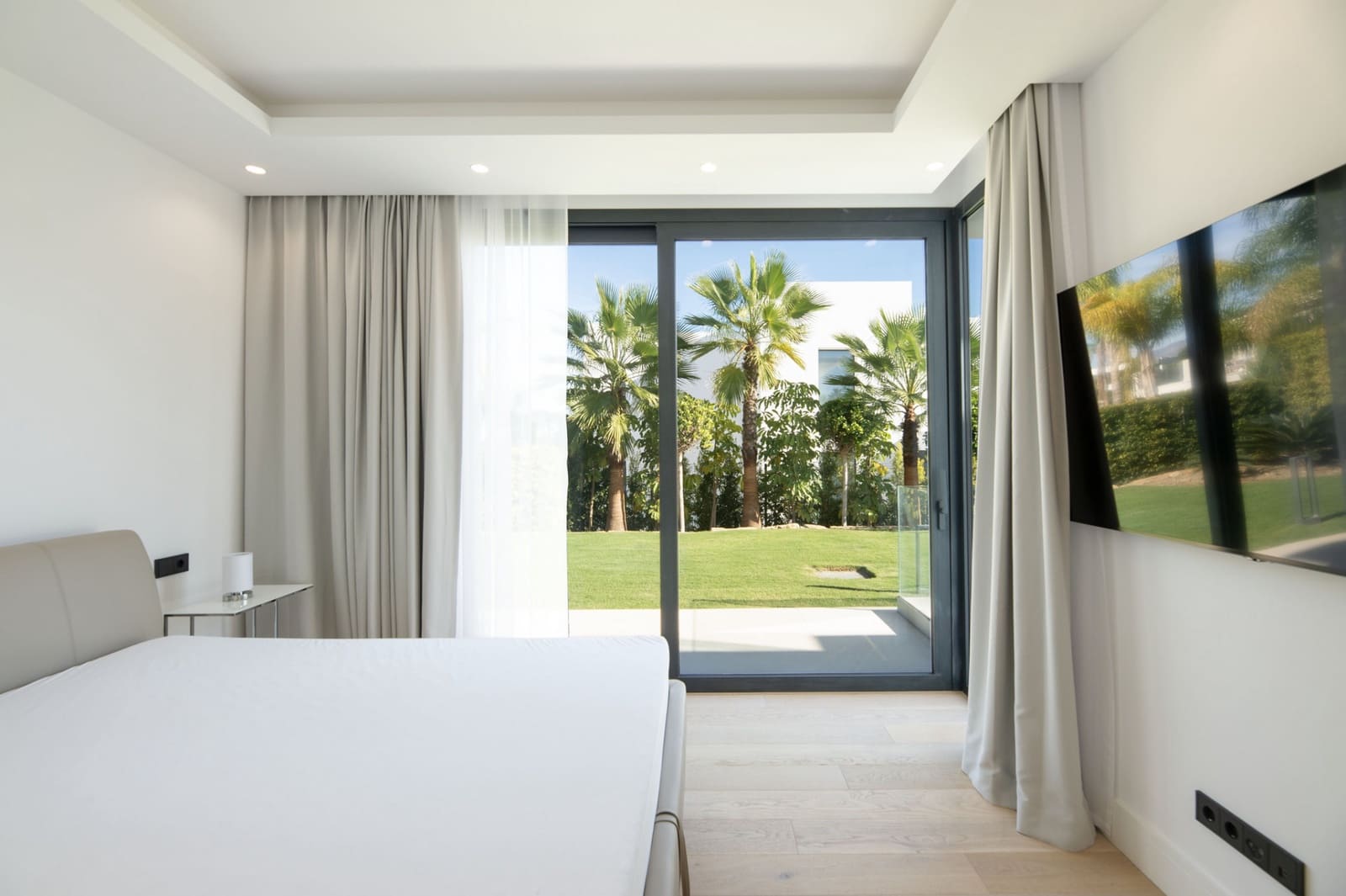 5 bedroom Villa for sale in Los Flamingos with pool garage - € 4,750,000 (Ref: 9368952)