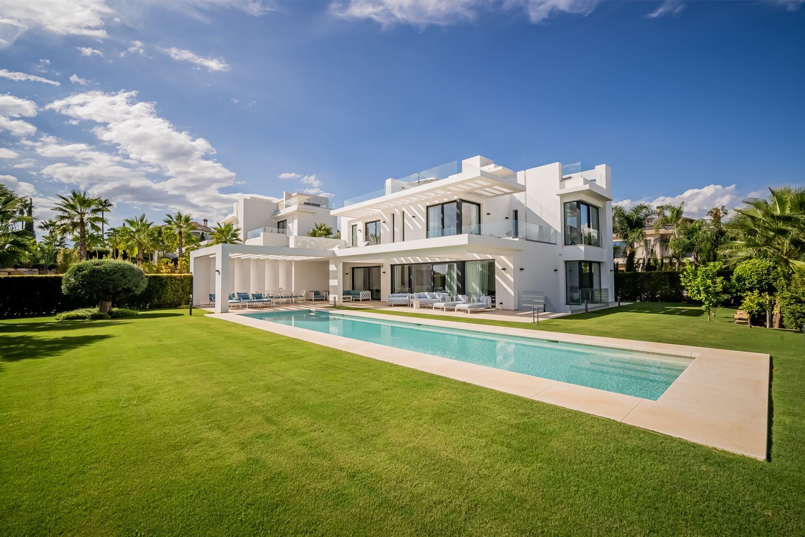 5 bedroom Villa for sale in Los Flamingos with pool garage - € 4,750,000 (Ref: 9368952)