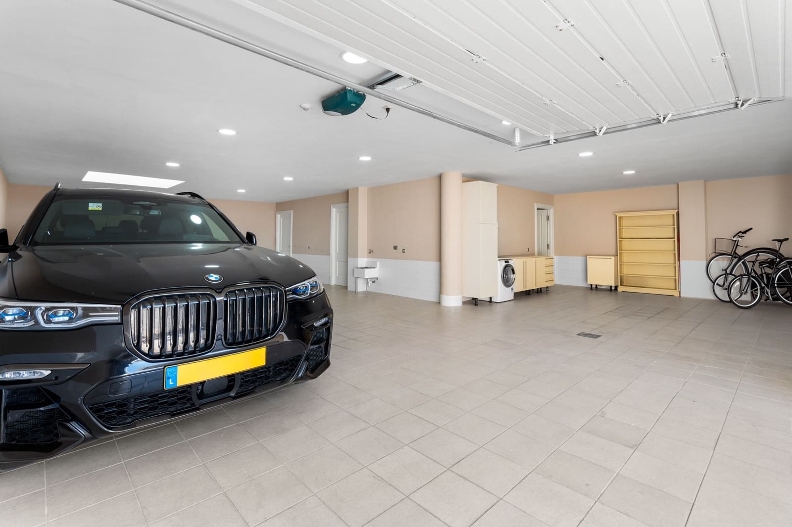 6 sypialnia Willa do wynajęcia w Marbella z basenem garażem - 20 000 € (Ref: 9401055)