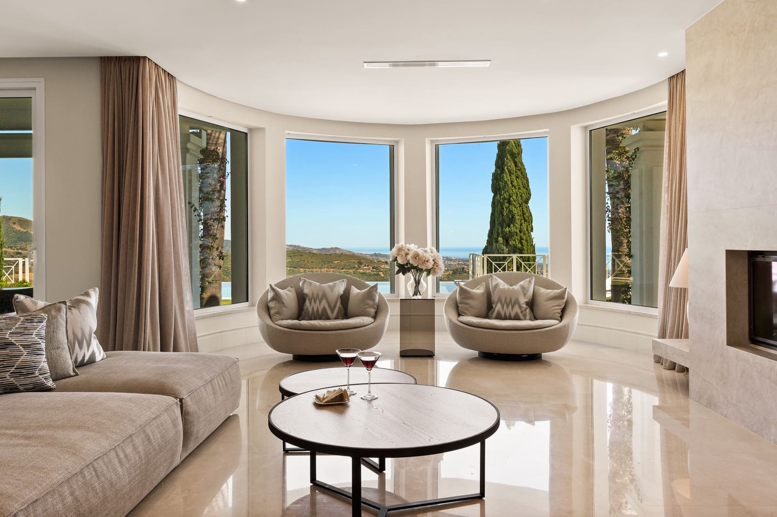 6 sypialnia Willa do wynajęcia w Marbella z basenem garażem - 20 000 € (Ref: 9401055)