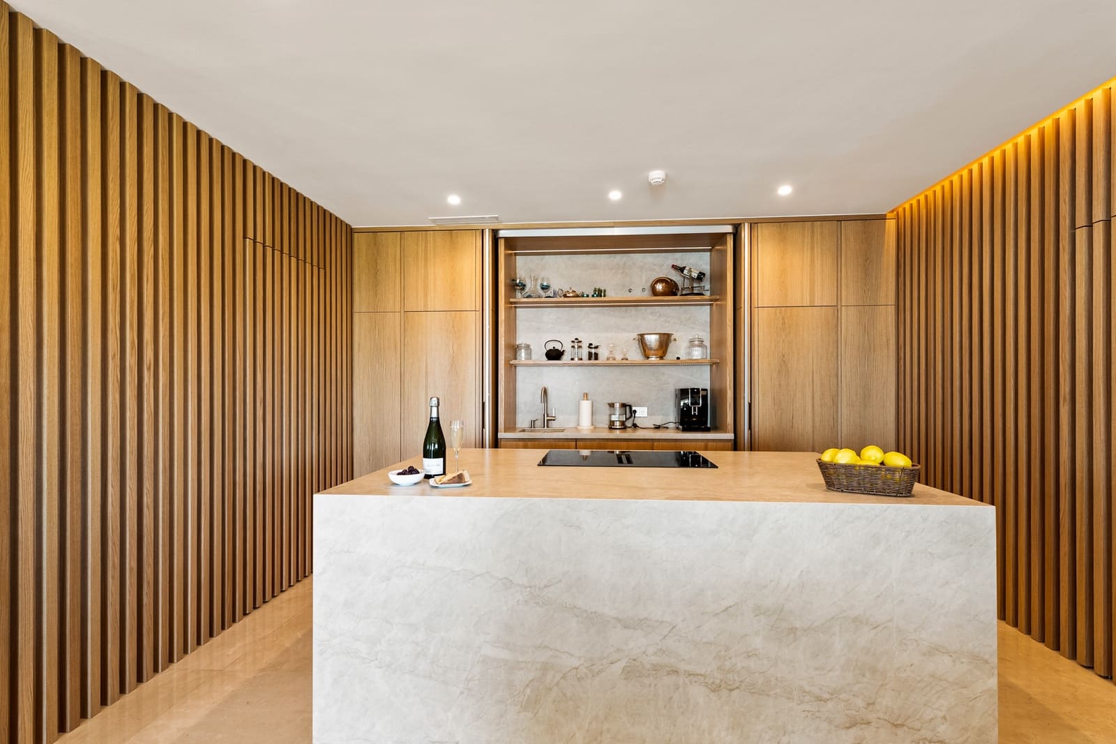 6 sypialnia Willa do wynajęcia w Marbella z basenem garażem - 20 000 € (Ref: 9401055)