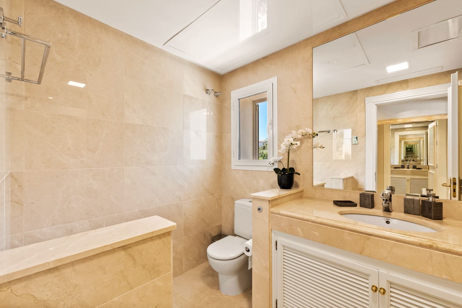 6 sypialnia Willa do wynajęcia w Marbella z basenem garażem - 20 000 € (Ref: 9401055)