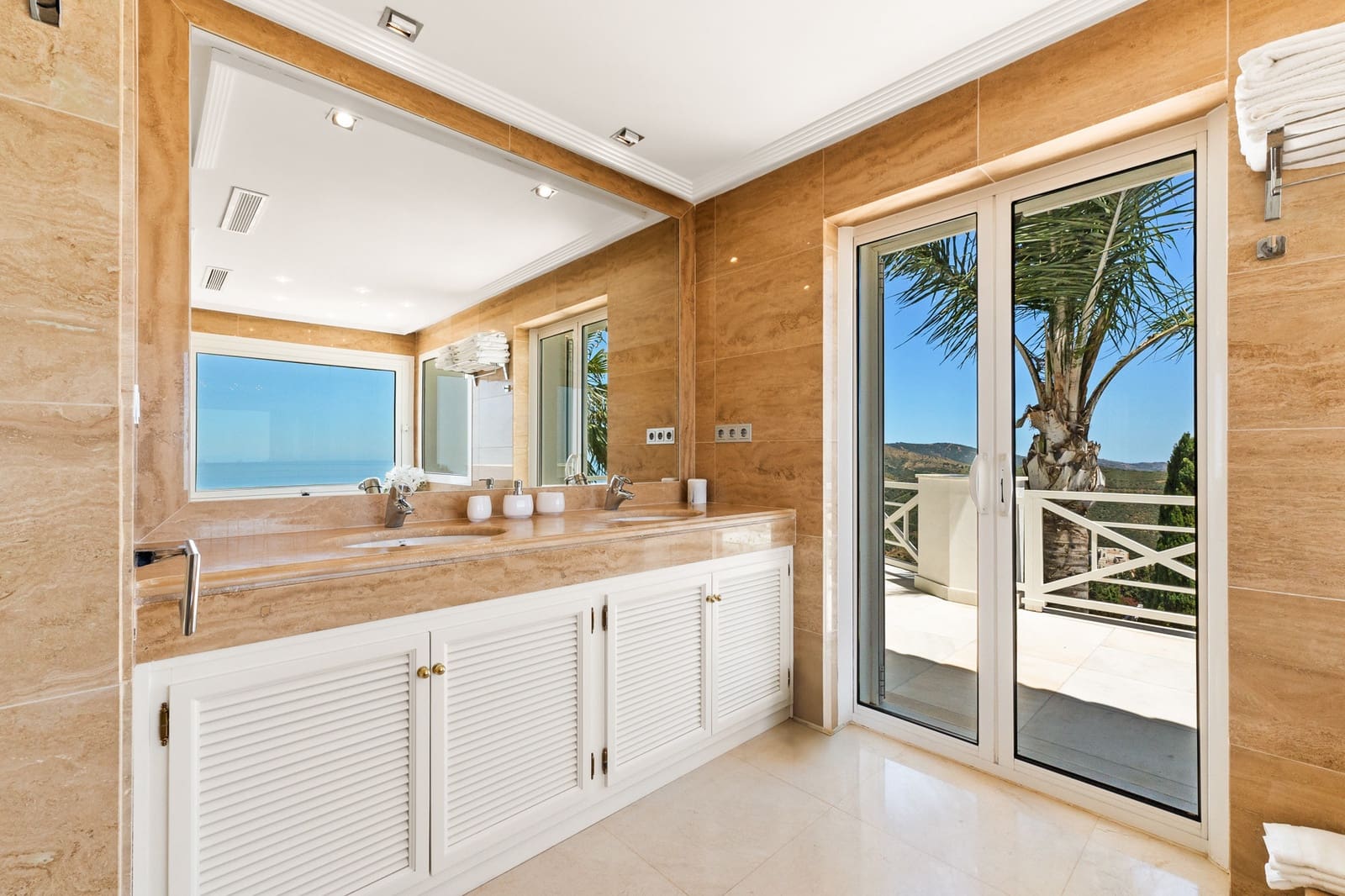 6 sypialnia Willa do wynajęcia w Marbella z basenem garażem - 20 000 € (Ref: 9401055)