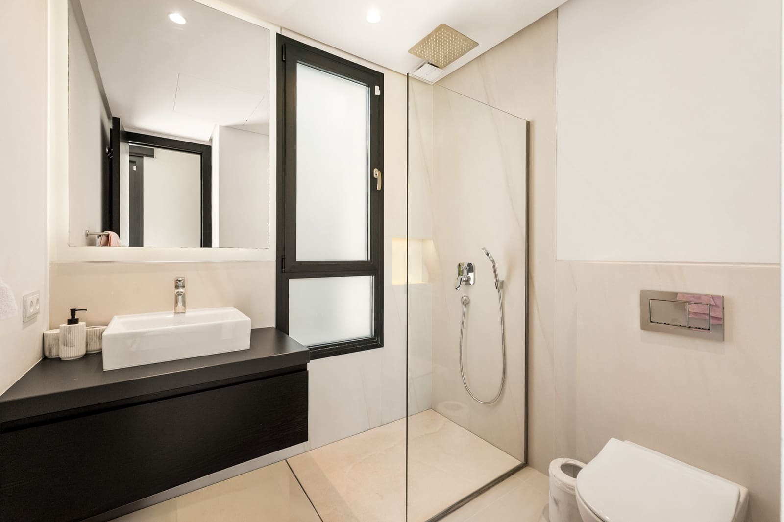 7 bedroom Villa for sale in Marbella with pool garage - € 4,200,000 (Ref: 9414530)