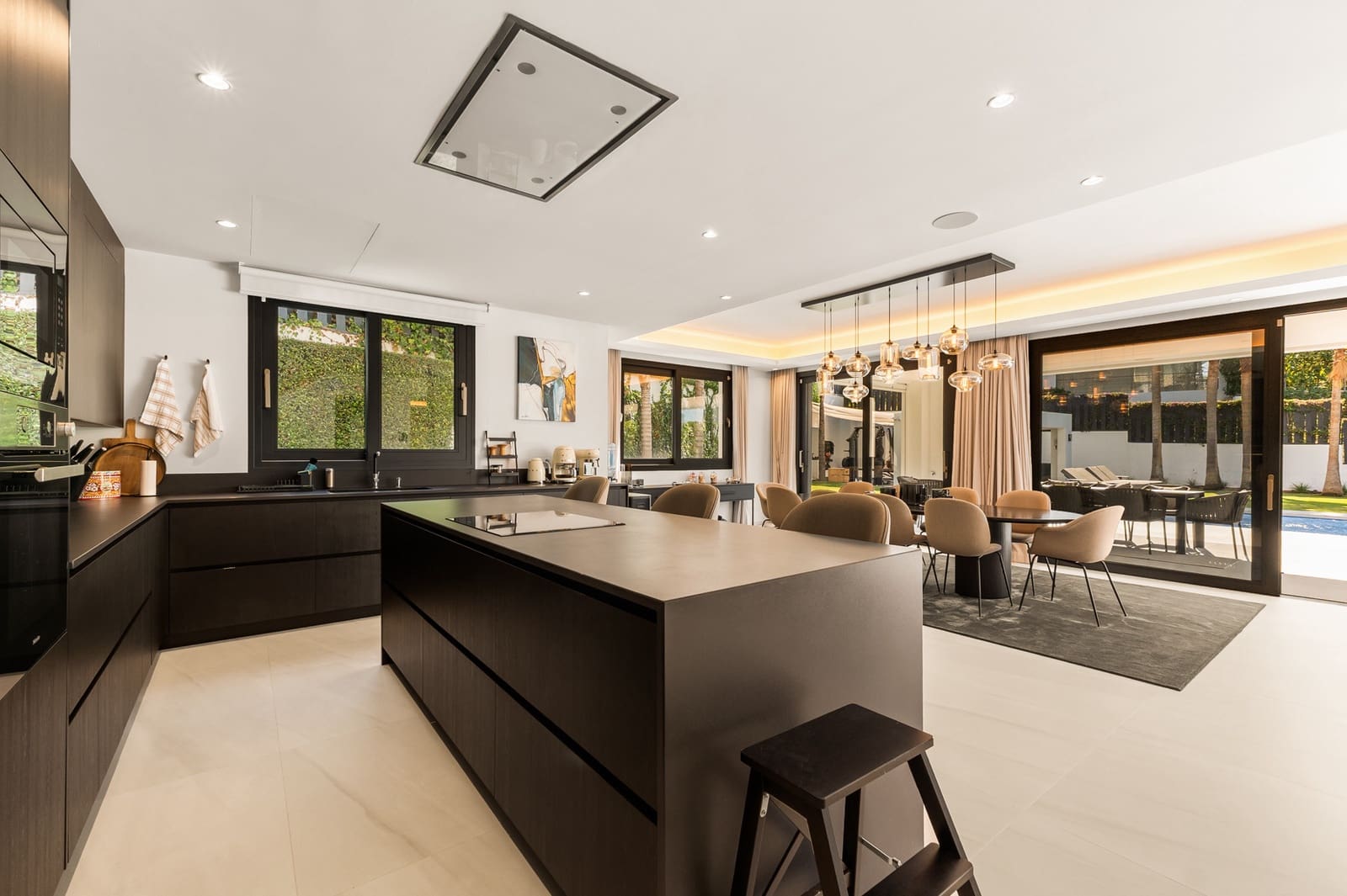 7 bedroom Villa for sale in Marbella with pool garage - € 4,200,000 (Ref: 9414530)