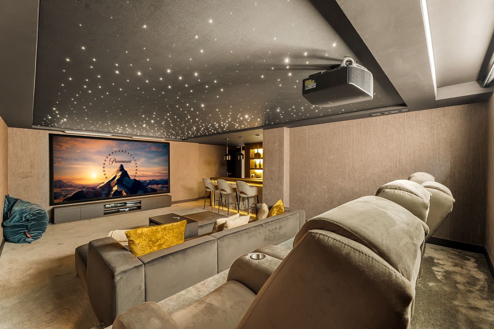 7 bedroom Villa for sale in Marbella with pool garage - € 4,200,000 (Ref: 9414530)