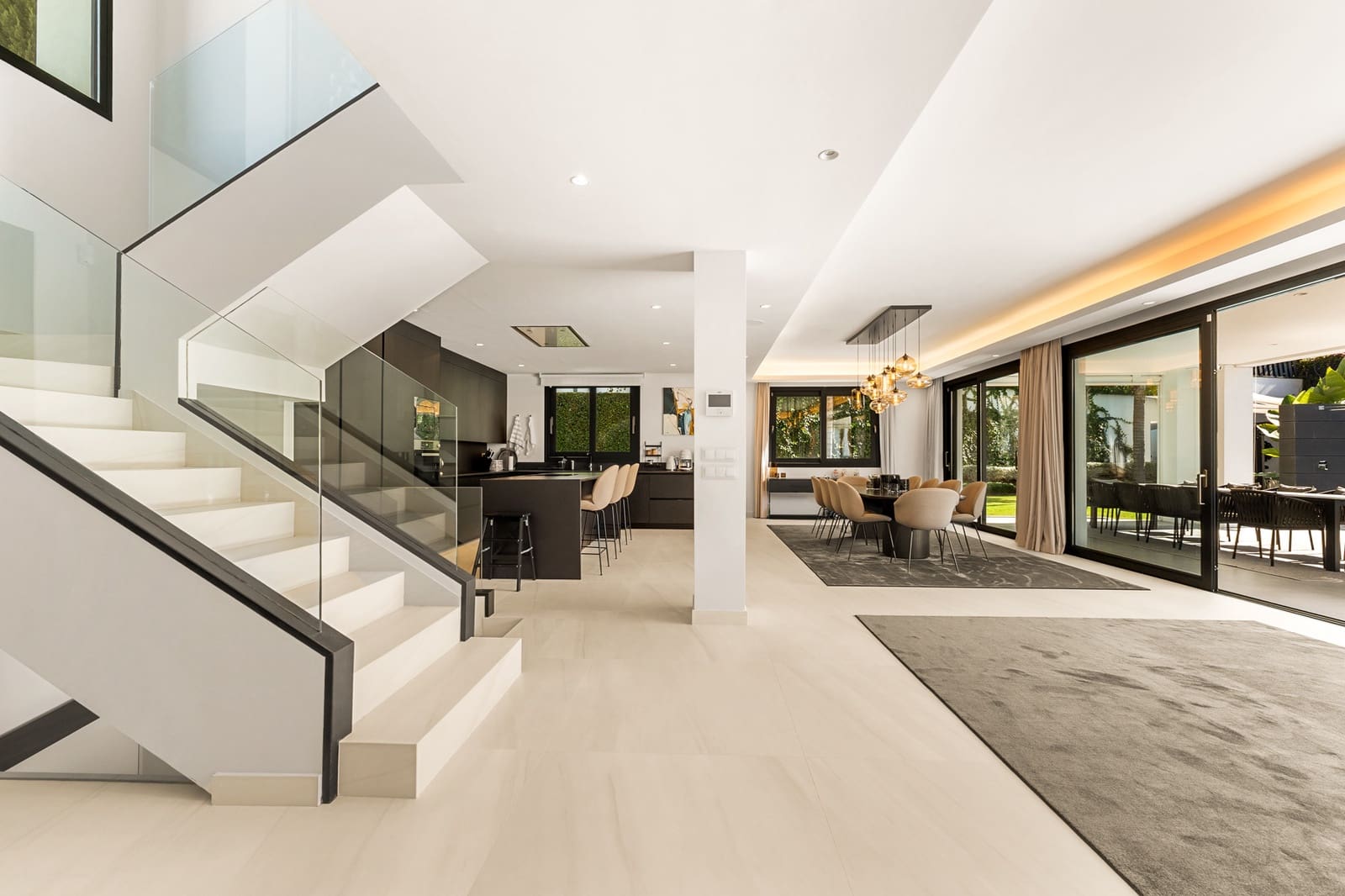 7 bedroom Villa for sale in Marbella with pool garage - € 4,200,000 (Ref: 9414530)