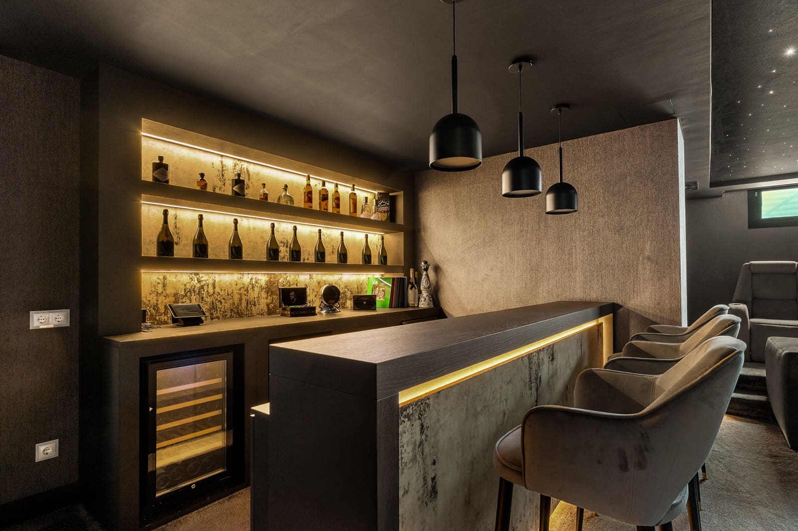 7 bedroom Villa for sale in Marbella with pool garage - € 4,200,000 (Ref: 9414530)